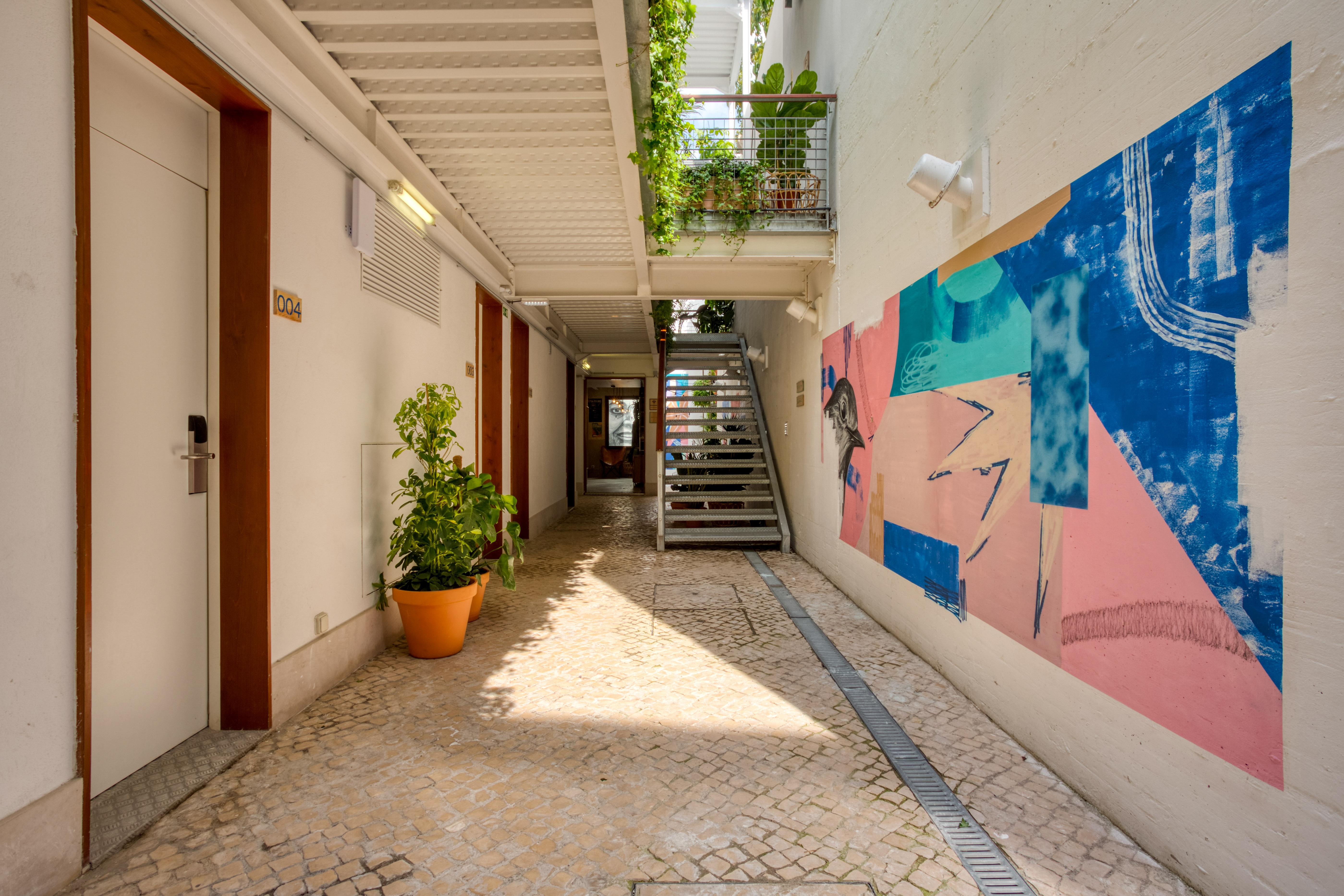 Selina Secret Garden Lisbon Hostel Exterior photo